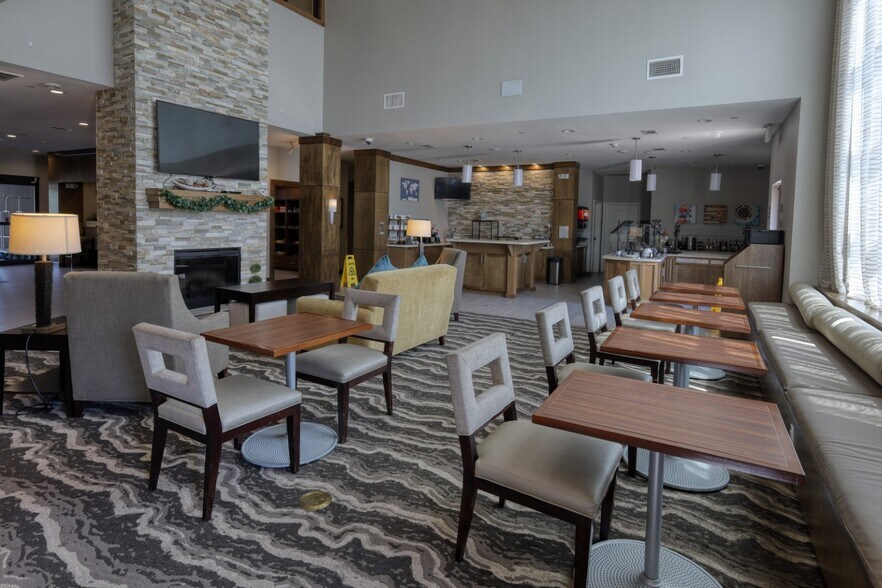 More Photos Of 4819 Canyon Lakes Trace Dr, Humble Hotel For Sale