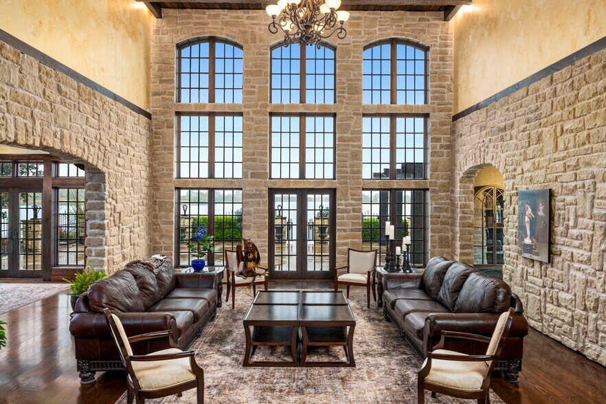 More Photos Of 4122 186th Blvd, Russell Specialty For Sale