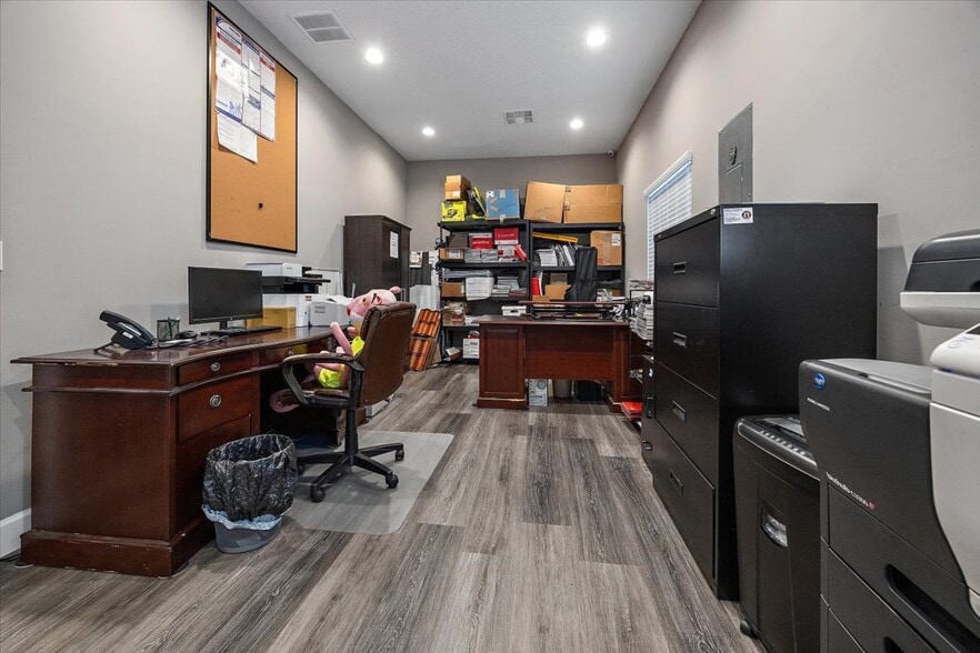 More Photos Of 9521 Shellie Rd, Jacksonville Medical For Sale