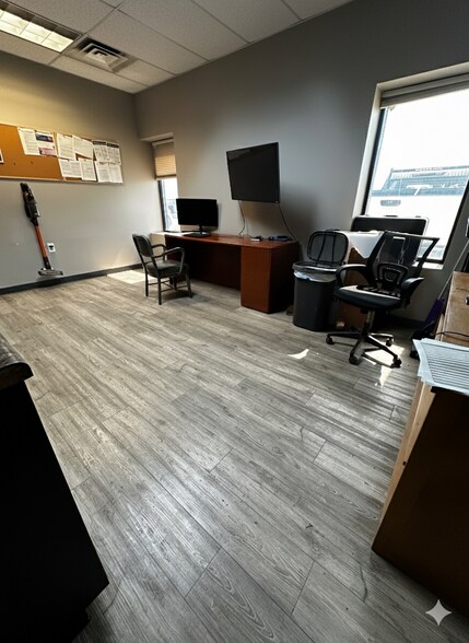 More Photos Of 14031 Bennett Loop, Williston Warehouse For Lease