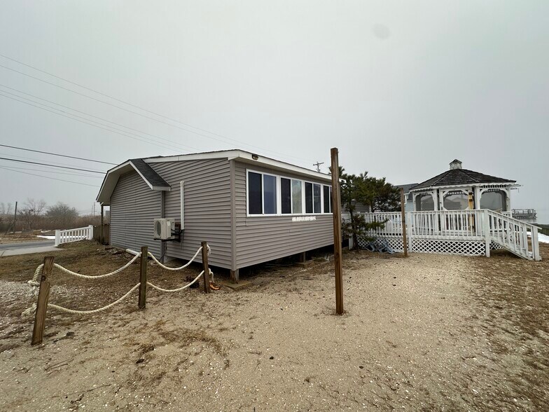 More Photos Of 102 Delaware Ave, Fortescue Restaurant For Sale