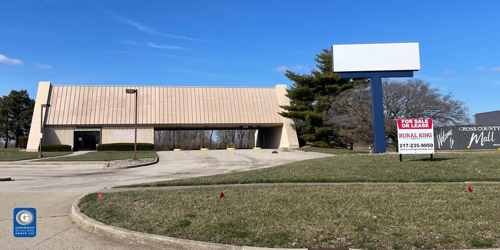 More Photos Of 402 Richmond Ave E, Mattoon Bank For Lease