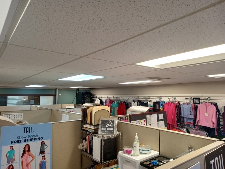More Photos Of 8 Mall Ct, Savannah Office For Lease