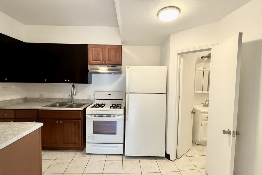 More Photos Of 1901-1911 Sonoma Blvd, Vallejo Apartments For Sale