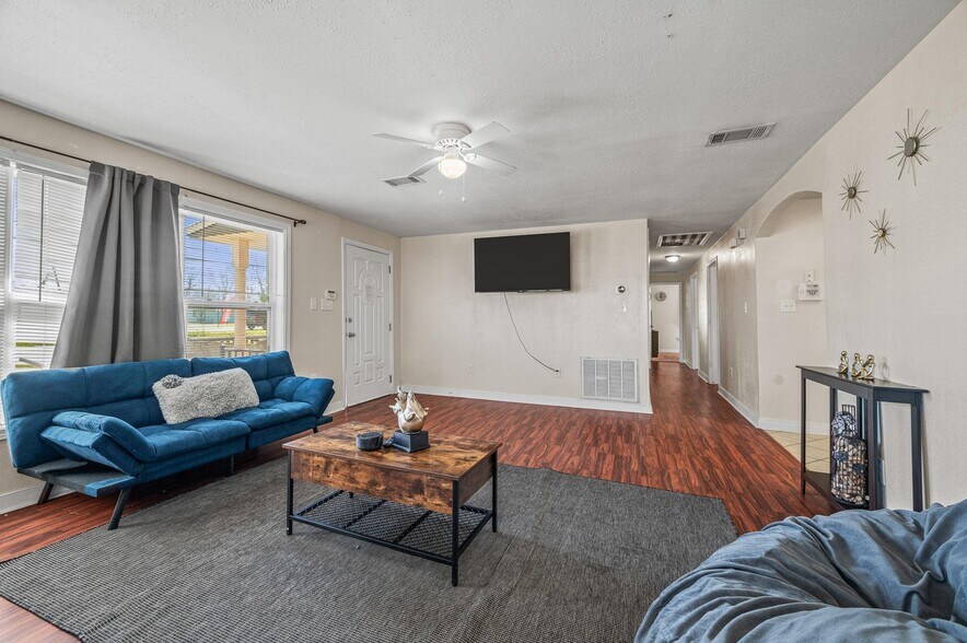 More Photos Of 9225 N Palafox St, Pensacola Office Residential For Sale