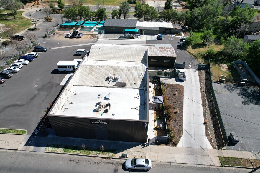 More Photos Of 2075 Baldwin Ave, Oroville Flex For Lease