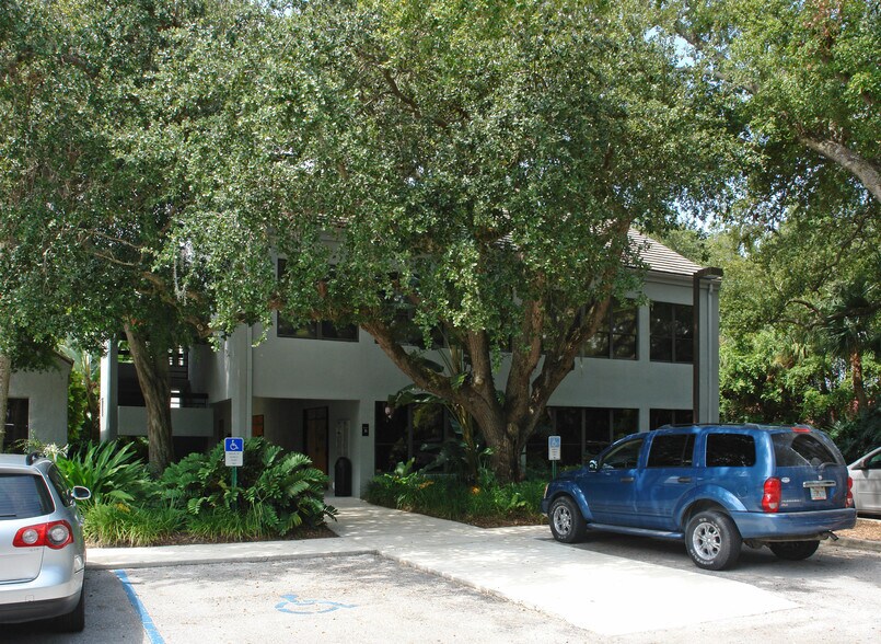 Primary Photo Of 11211 Prosperity Farms Rd, Palm Beach Gardens Medical For Sale
