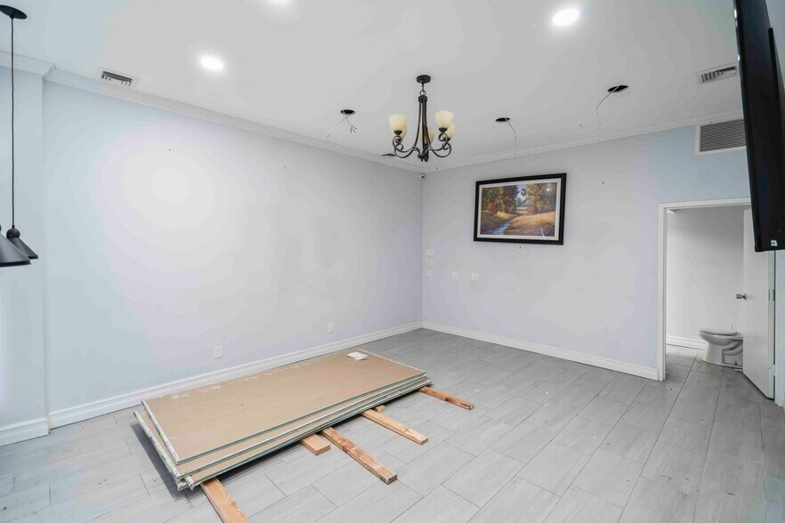 More Photos Of 507 Eagle Ave, West Hempstead Freestanding For Sale