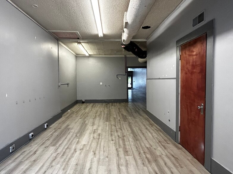 More Photos Of 106 N Broad St, Hillsdale Storefront Retail Office For Sale