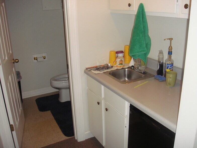 More Photos Of 5606 I 55 S, Byram Office For Lease