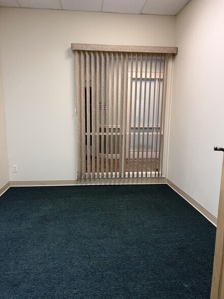 More Photos Of 1006-1008 Main St, Branford Storefront Retail Office For Lease