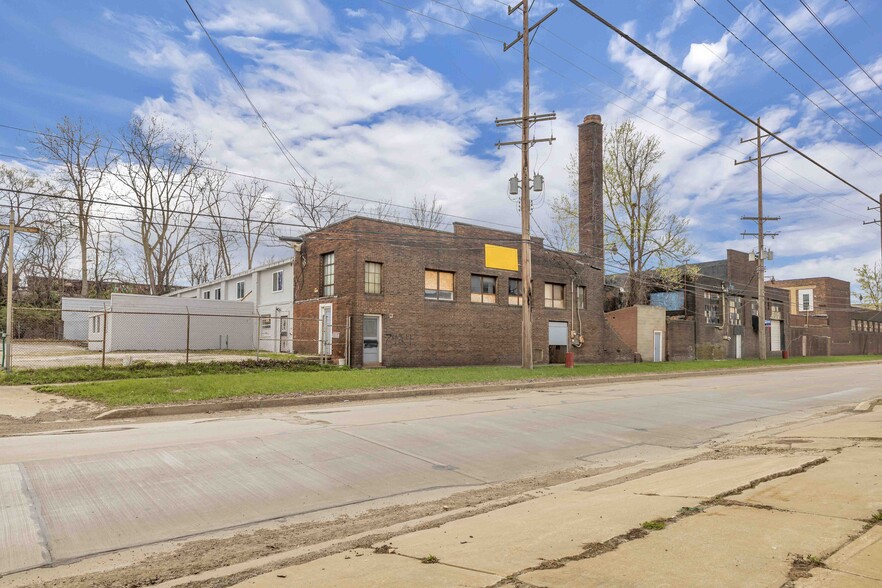 More Photos Of 7424 Bessemer Ave, Cleveland Warehouse For Sale