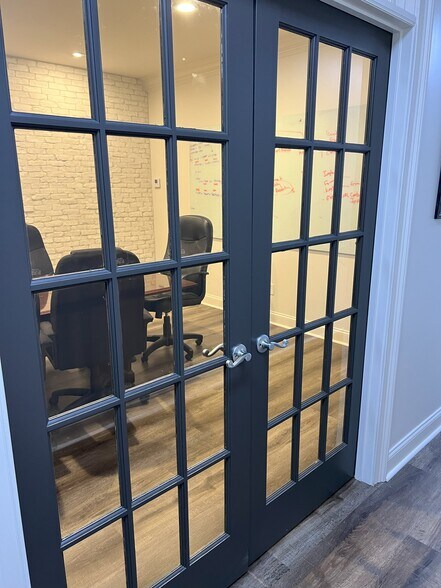 More Photos Of 4080 McGinnis Ferry Rd, Alpharetta Coworking Space