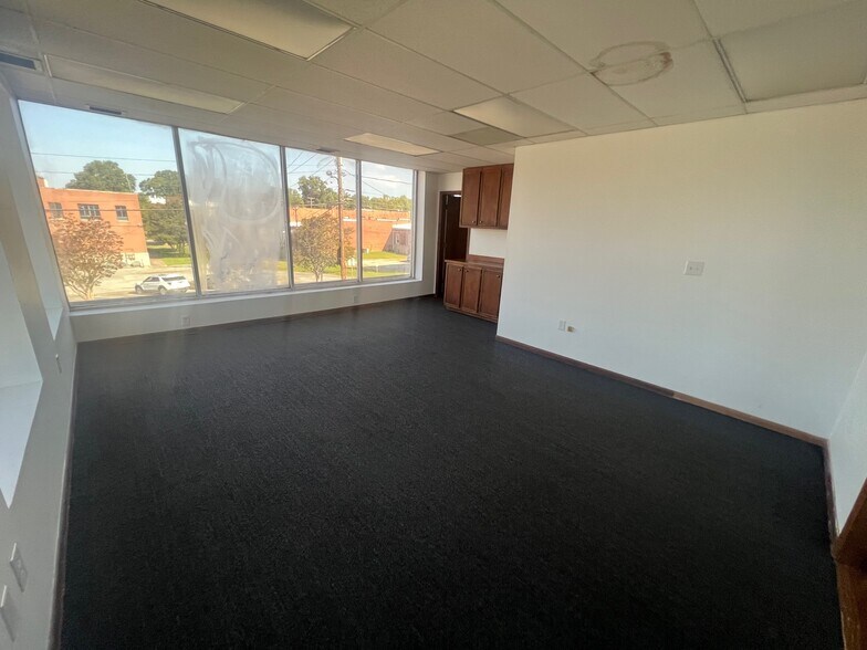 More Photos Of 9 J W Thomas Way, Thomasville Office For Lease
