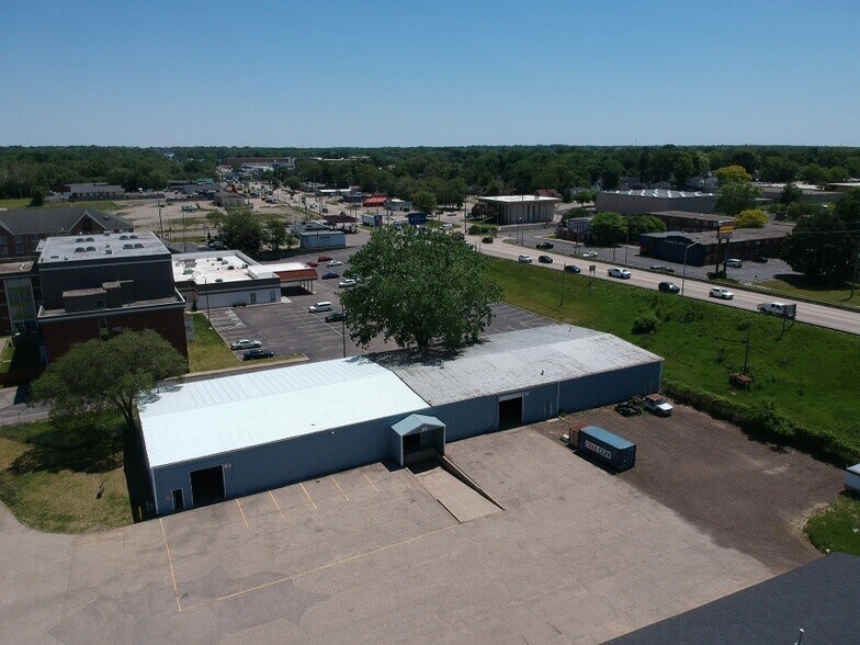 More Photos Of 322 Terminal St SW, Grand Rapids Distribution For Lease