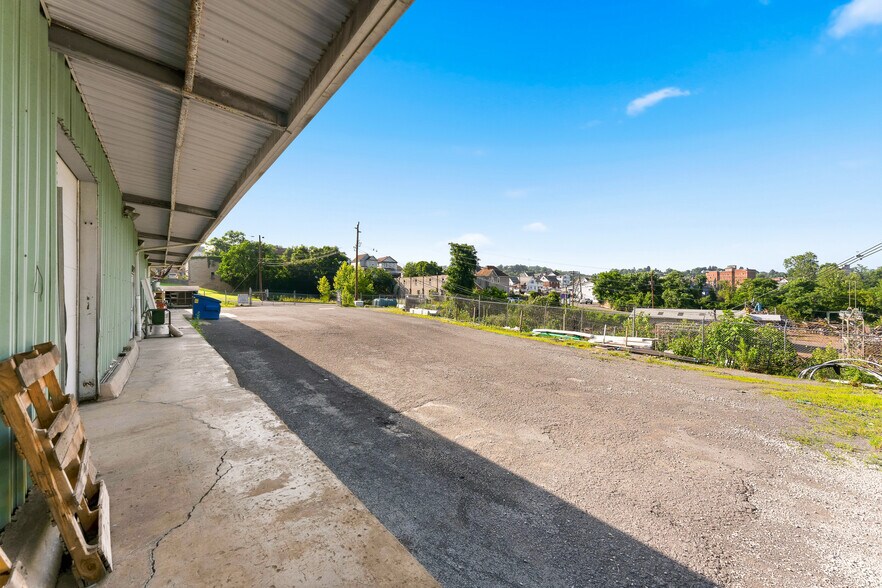 More Photos Of 534 Virginia Ave, Fairmont Freestanding For Sale
