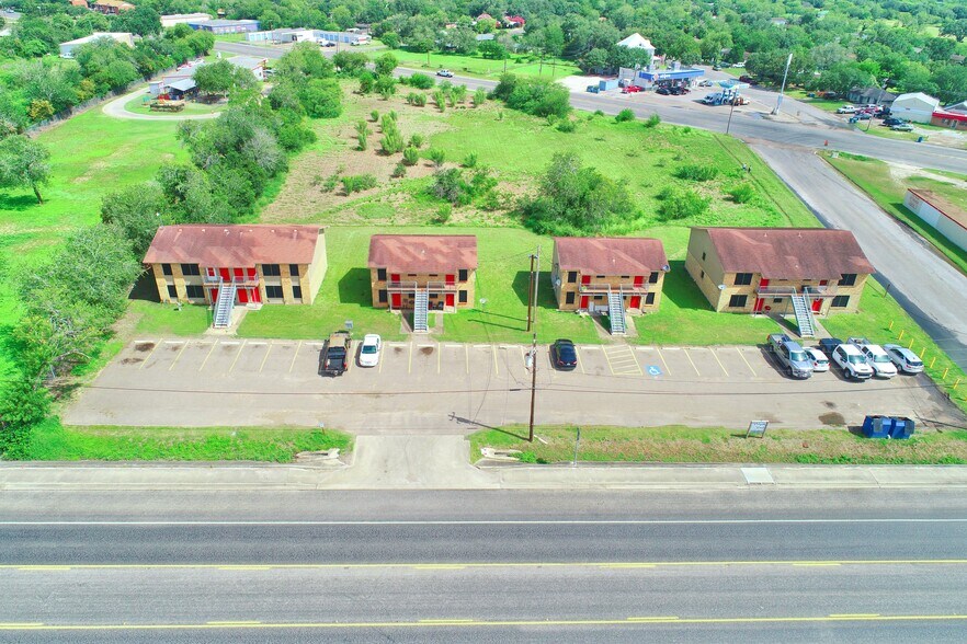 More Photos Of 303-511 E Reagan Rd, Beeville Multifamily For Sale