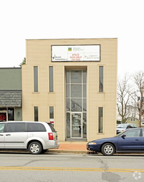 More Photos Of 209-211 S Main St, Kouts Office For Lease