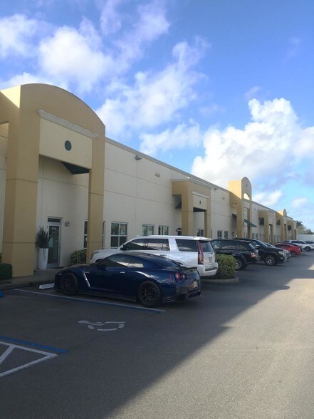 More Photos Of 10388 State Road 84, Davie Warehouse For Lease