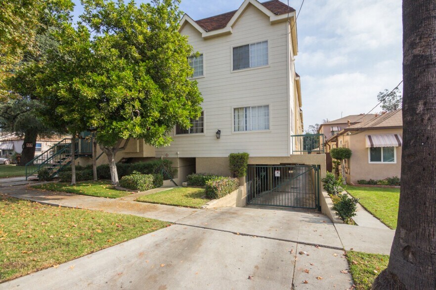 Primary Photo Of 404 Lincoln Ave, Glendale Apartments For Sale