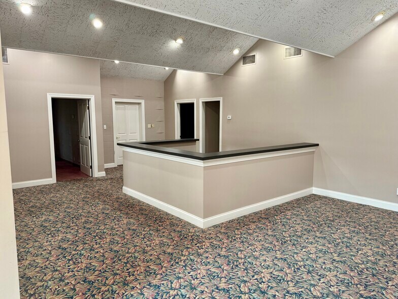 More Photos Of 108 S Main St, Madisonville Office Residential For Sale