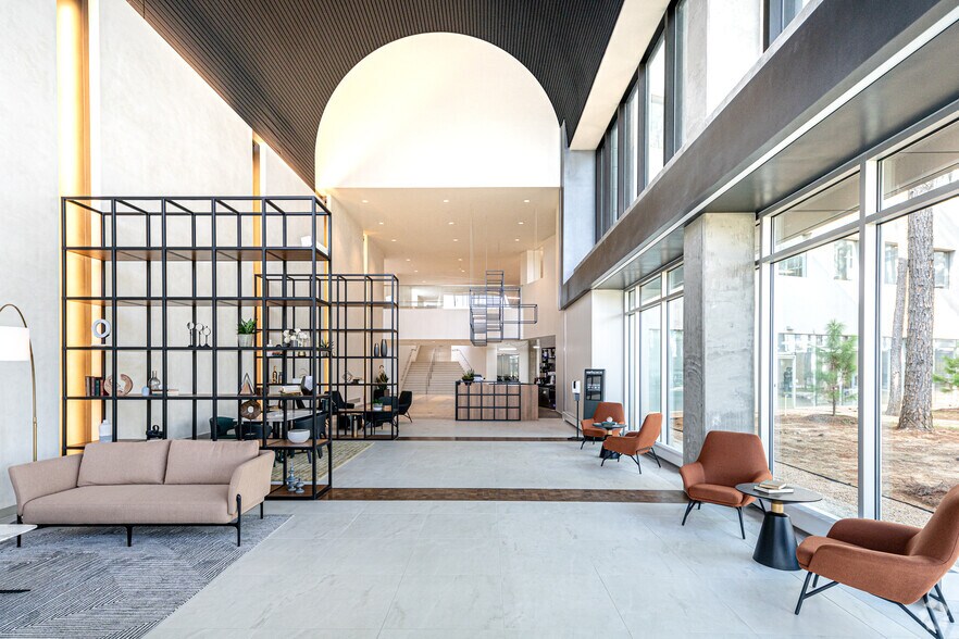 More Photos Of 1900 W Kirkwood Blvd, Southlake Office For Lease