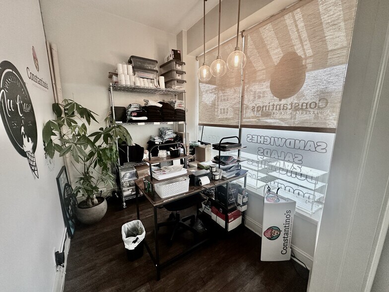 More Photos Of 136 Hamilton Ave, Greenwich Storefront Retail Residential For Lease