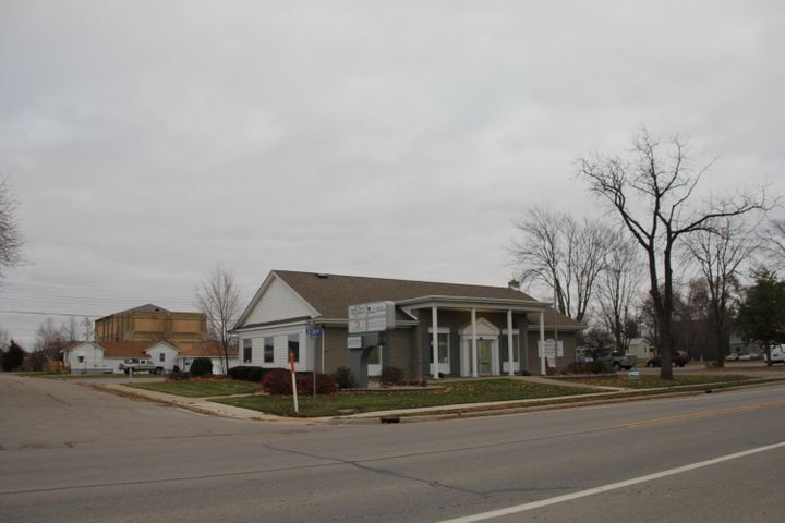 More Photos Of 6586 Center St, Unionville Bank For Sale