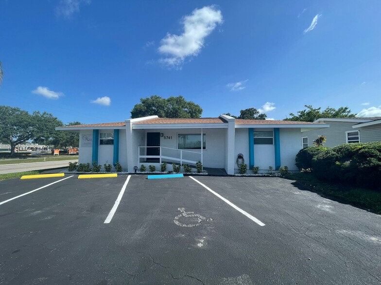 Primary Photo Of 5741 9th Ave N, Saint Petersburg Medical For Lease