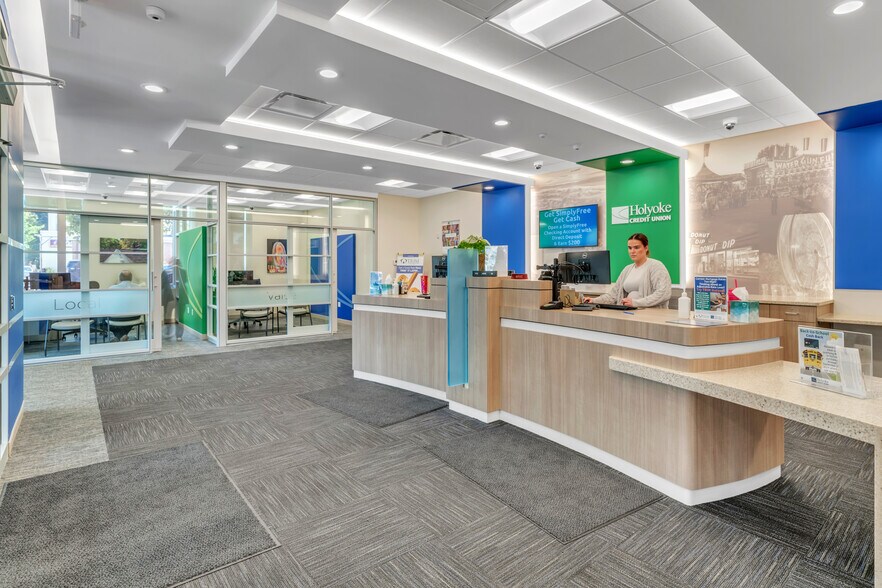 More Photos Of 85 Elm St, West Springfield Storefront Retail Office For Lease