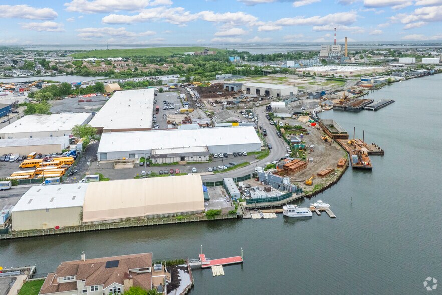 More Photos Of 3539 Hampton Rd, Oceanside Warehouse For Sale