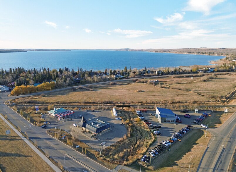 More Photos Of 3 AB-11A, Sylvan Lake Restaurant For Sale