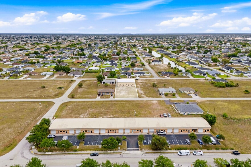 More Photos Of 1010 NE 9th St, Cape Coral Office For Sale