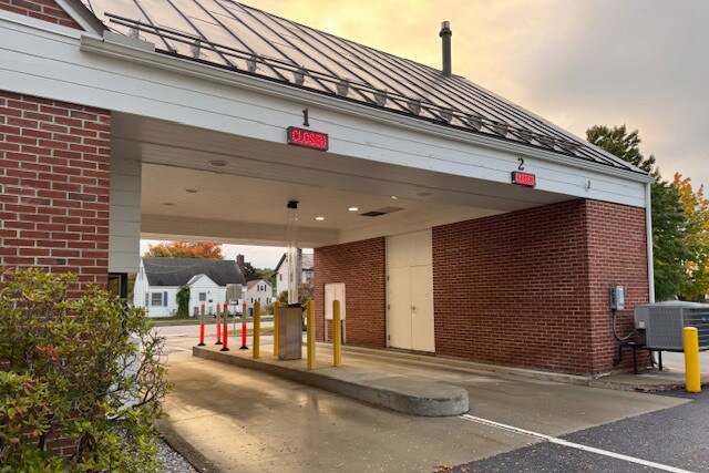 More Photos Of 1070 North Ave, Burlington Bank For Lease