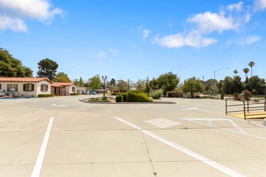 More Photos Of 635 Veile Ave, Beaumont Office For Sale