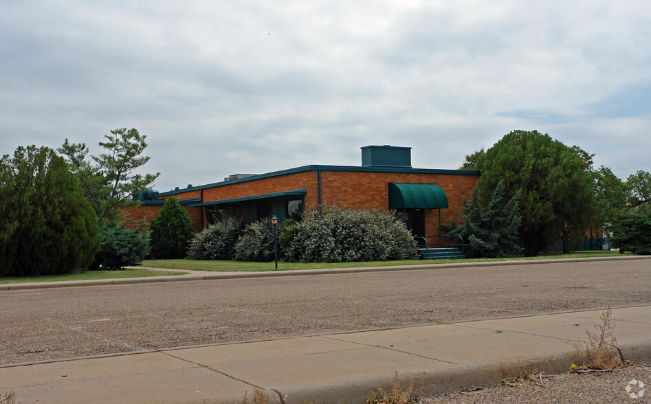 Primary Photo Of 9710 10th Dr, Lubbock Office For Lease