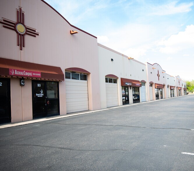 More Photos Of 4605 Quebec St, Denver Light Distribution For Sale