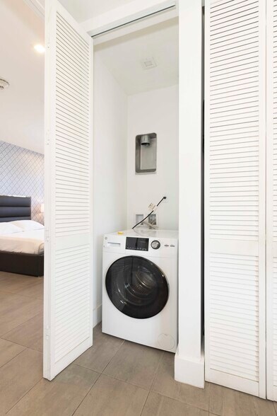 More Photos Of 538 Meridian Ave, Miami Beach Hospitality For Sale