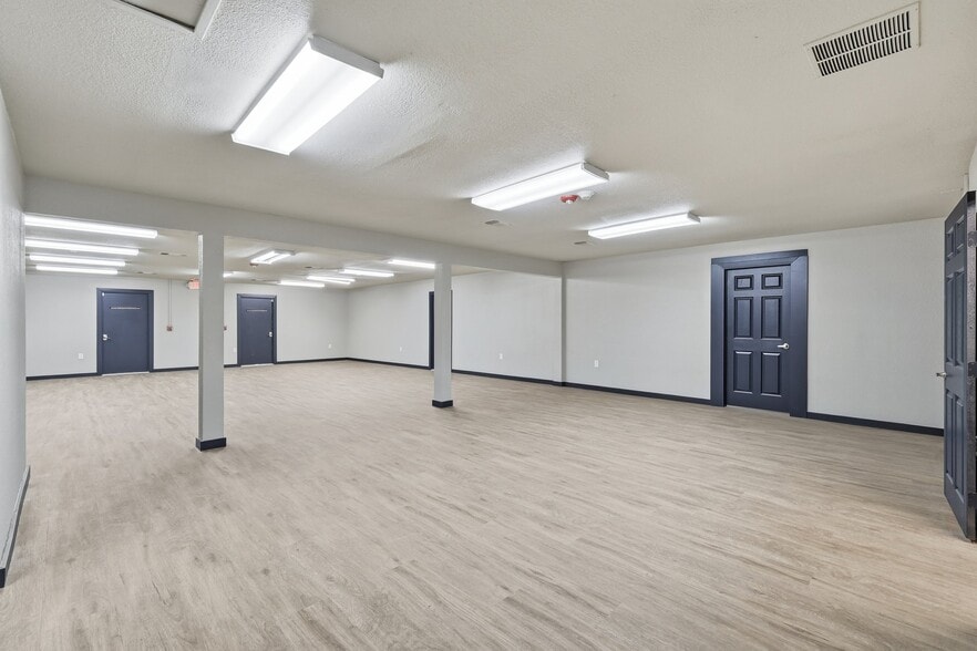 More Photos Of 516 N Locust St, Denton Daycare Center For Lease