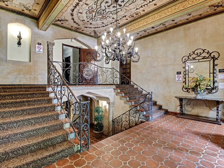 More Photos Of 152 S Peck Dr, Beverly Hills Apartments For Sale