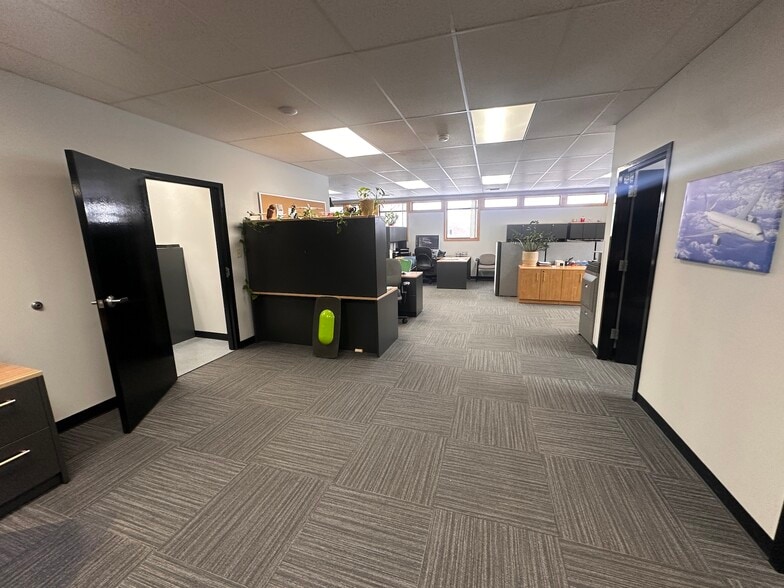 More Photos Of 5171 Plainfield Ave NE, Grand Rapids Medical For Lease