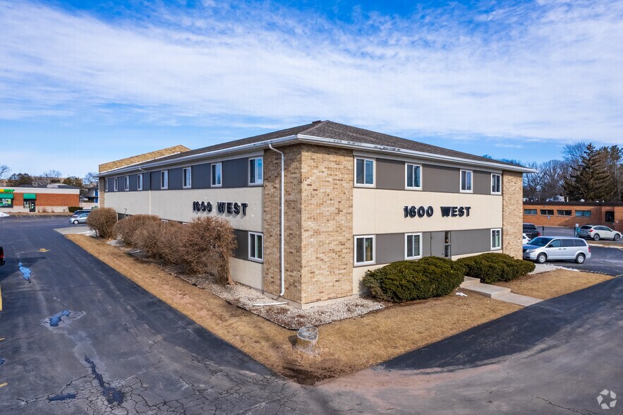 More Photos Of 1600 Shawano Ave, Green Bay Office For Lease