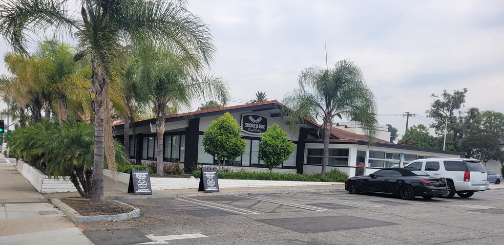 Primary Photo Of 401 E Foothill Blvd, Pomona Restaurant For Sale