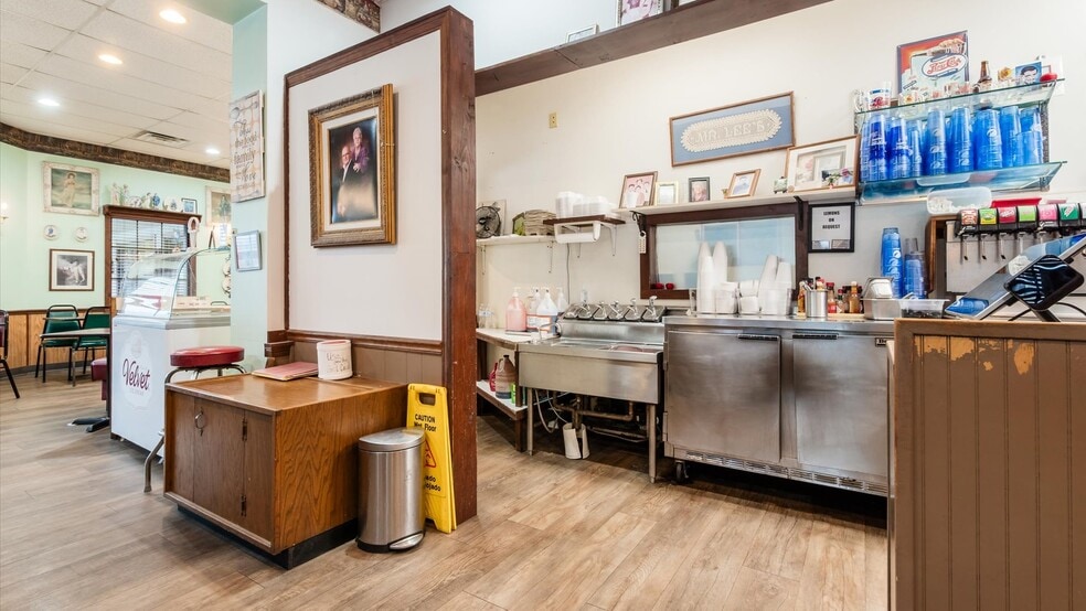 More Photos Of 2000 E Wheeling Ave, Cambridge Storefront For Sale