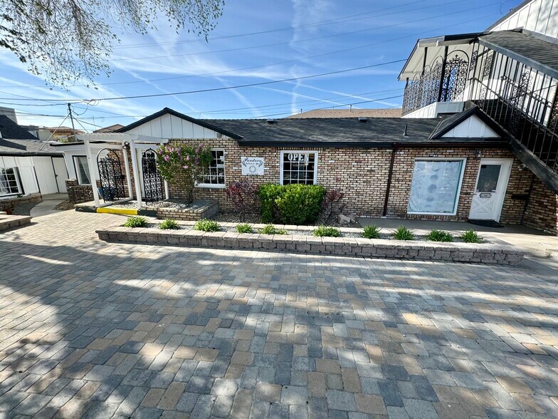 More Photos Of 22 Hillcrest Dr, Reno General Retail For Lease