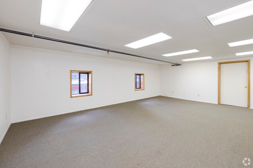 More Photos Of 13 N San Francisco St, Flagstaff Storefront Retail Office For Lease