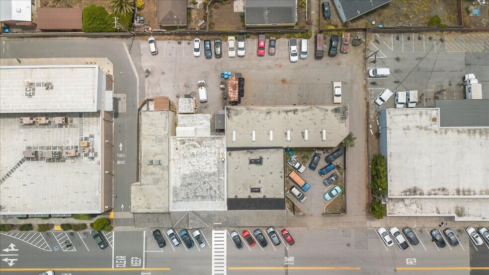 More Photos Of 70 - 74 Manor Drive w, Pacifica Storefront For Sale