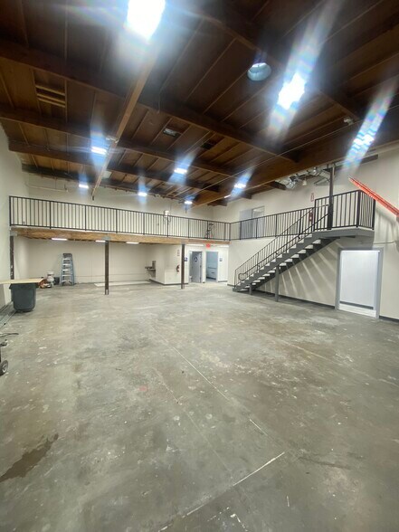 More Photos Of 21063 Cabot Blvd, Hayward Warehouse For Sale