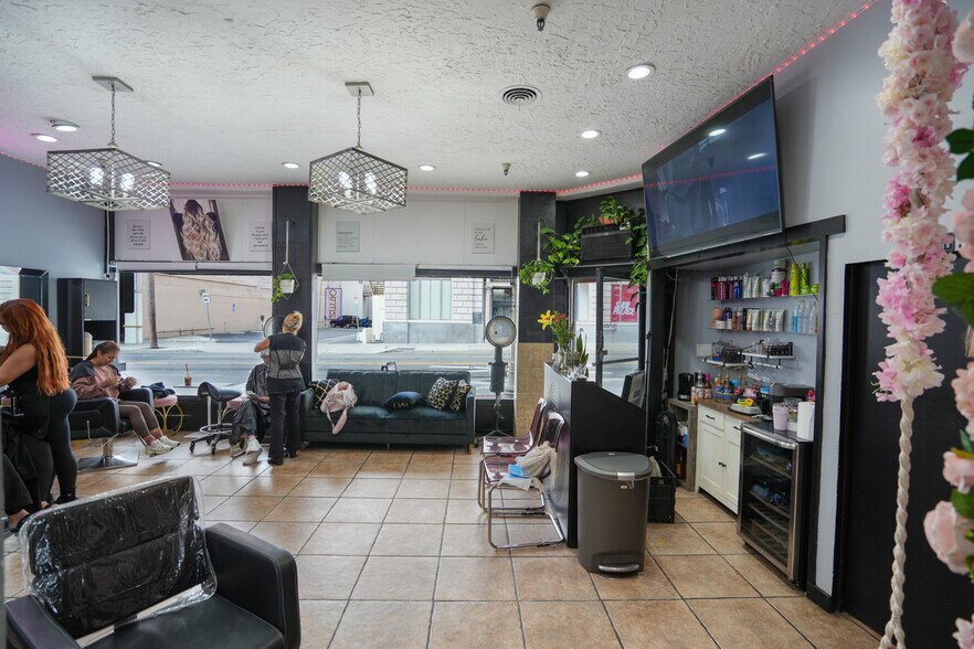 More Photos Of 104 E 4th St, Santa Ana General Retail For Sale