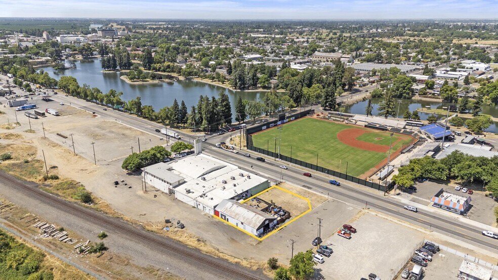 More Photos Of 100 15th St, Marysville Industrial For Sale